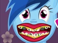 Bad Teeth Pony